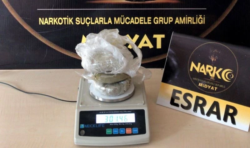 Batman’dan Mardin’e uyuşturucu madde götürmeye çalışan şüpheli yakalandı
