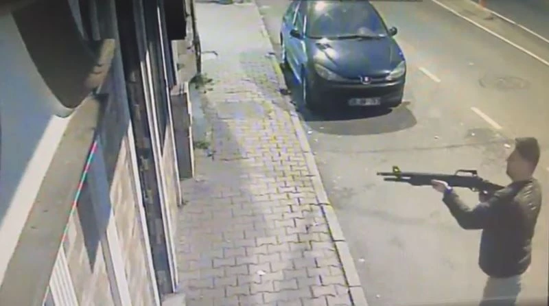 İstanbul’da pompalı dehşet kamerada: “Benimle ilgilenmediler” deyip müzikhole ateş açtı
