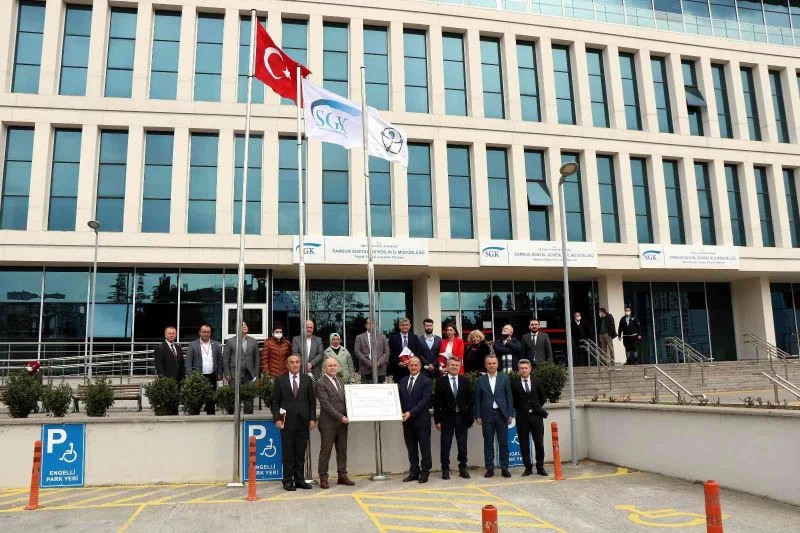 Samsun’da ‘erişilebilir’ 11 binaya belge ve flaması teslim edildi
