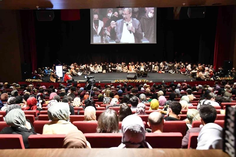 ‘Müspet Değerler Mektebi’nin konuğu Hayati İnanç oldu
