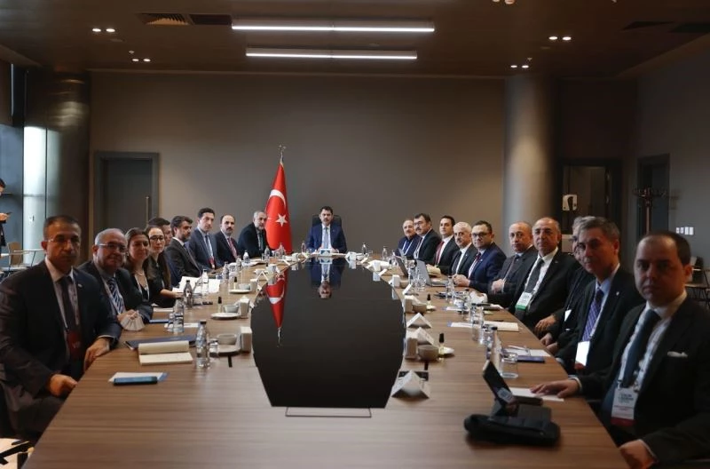 Bakan Kurum, İklim Şurası Komisyon Başkanları ile bir araya geldi
