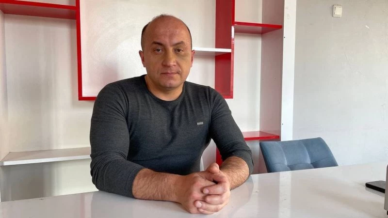 Görenler çığlık çığlığa kaldı, kavganın ortasında zülfikar kılıcıyla saldırmaya kalktı
