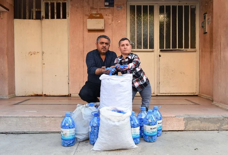 Mavi kapaklar için engelleri aşıyor
