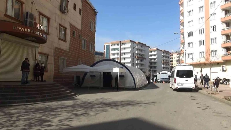 Evlat nöbetindeki ailelerin direnişi 904 gündür kararlılıkla devam ediyor
