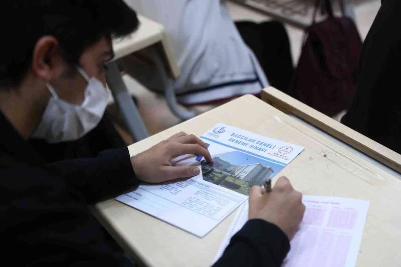 Bağcılar’da gençler TYT provası yaptı
