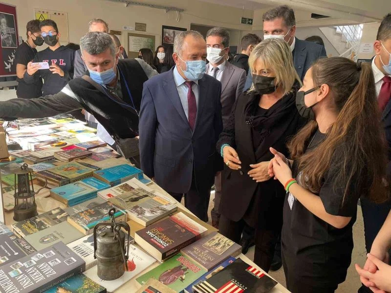 Rektör Çufalı, TÜBİTAK bilim fuarına katıldı
