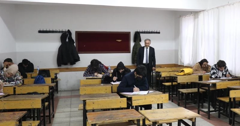 Müdür Gönen, destekleme ve yetiştirme kurslarını inceledi
