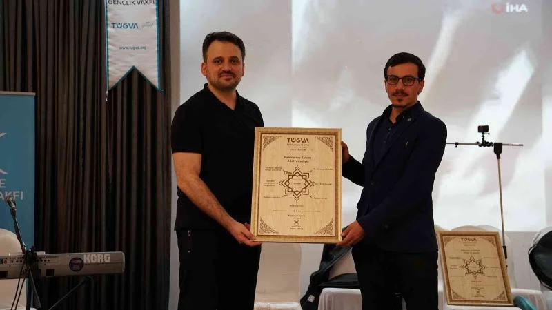 Yolda kalan sürücülere çay ikram eden imama TÜGVA’dan ödül
