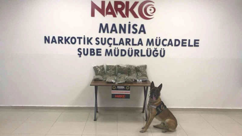 Kovalamaca sonucu durdurulan araçta 10 kilo bonzai ele geçirildi
