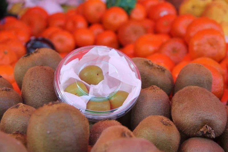 4 tanesi 50 TL’den satılan erik hamilelerin ilgi odağı
