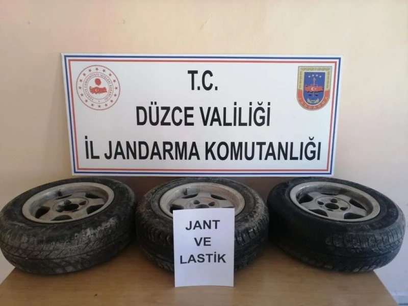 Çalınan lastik ve jantları jandarma ekipleri buldu

