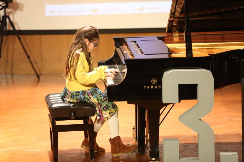 9 yaşındaki Melisa, piyano festivalinde mest etti
