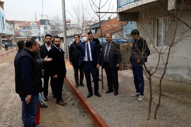 Huzur Mahallesinde eksik kaldırımlar tamamlanıyor
