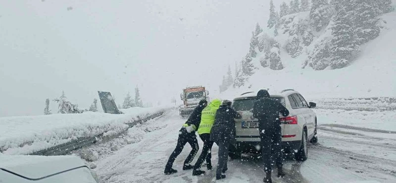 Antalya-Konya yolu tır geçişine kapatıldı
