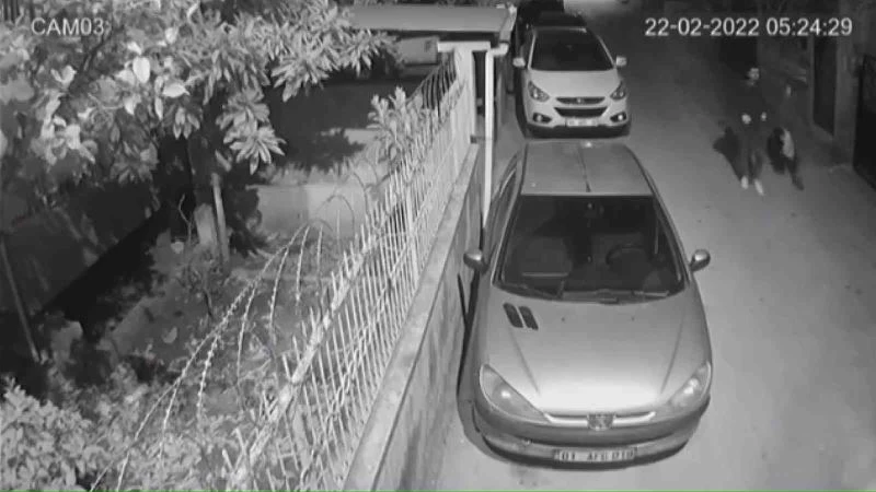 İnternet kablosu hırsızları kamerada
