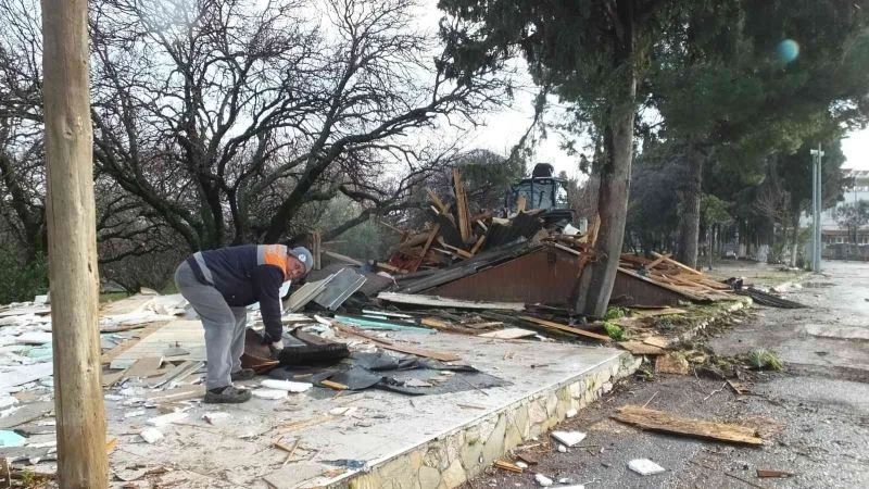 Burhaniye’de sahillerde kötü görüntüye yer yok
