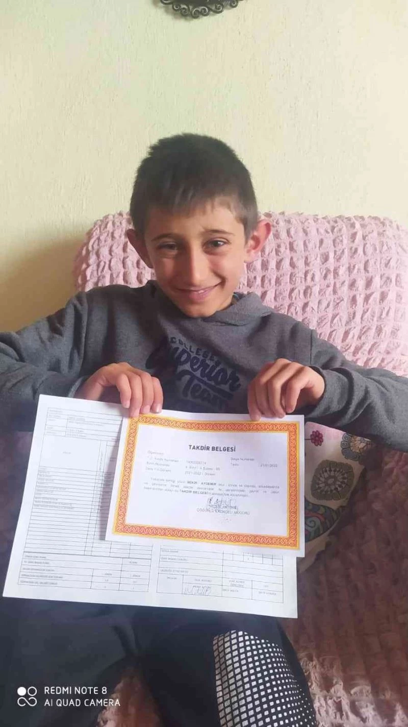 10 yaşındaki öğrenci mıknatıs düzeneği ile trafik kazalarını önleyecek proje tasarladı
