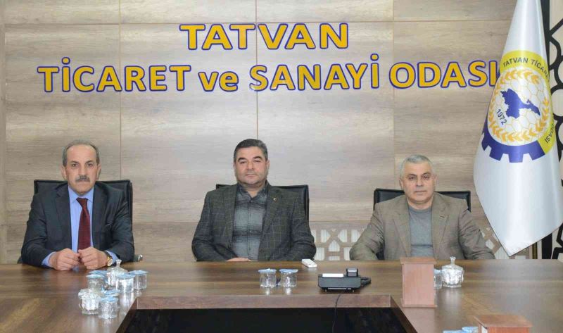 Bitlis Defterdarı Özçelik’ten “Vergi Haftası” ziyareti
