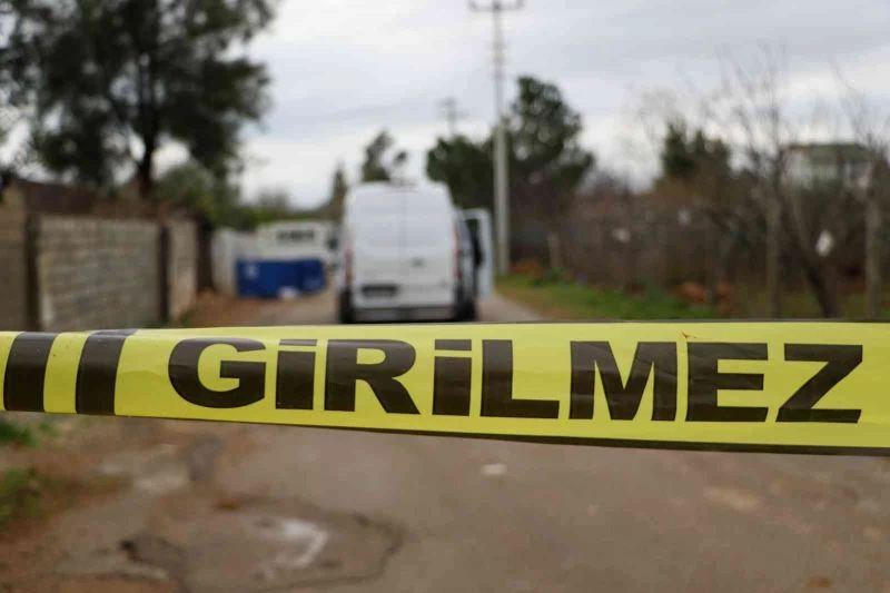 Antalya’da husumet kanlı bitti: Baba öldürüldü, oğlu yaralandı
