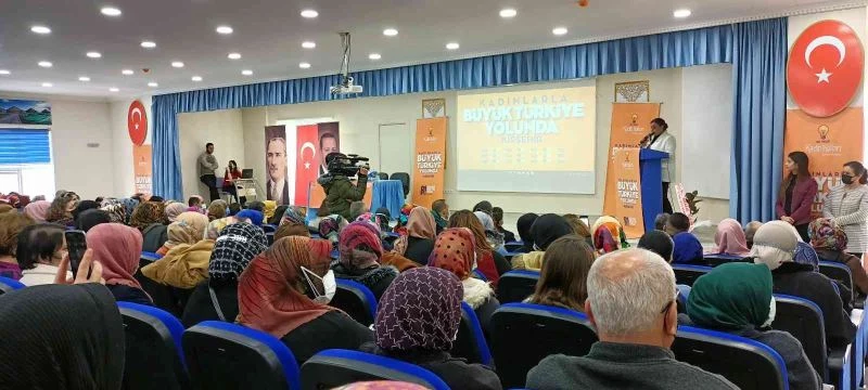 AK Parti’den ’Kadın Emeği, Türkiye’nin İstikbali Buluşmaları’ konferansı verildi
