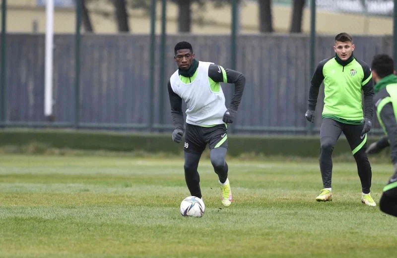 Bursaspor’da Acolatse sevinci yaşanıyor