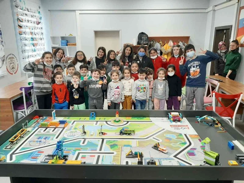 679 bin katılımcı arasından birinci oldular
