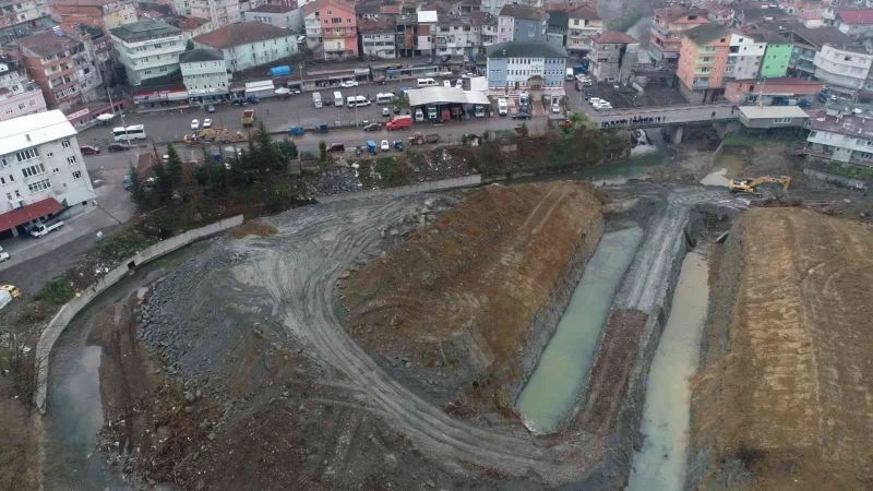 Yetkililer Ormanlı’daki dere ıslah çalışmalarını yerinde inceledi
