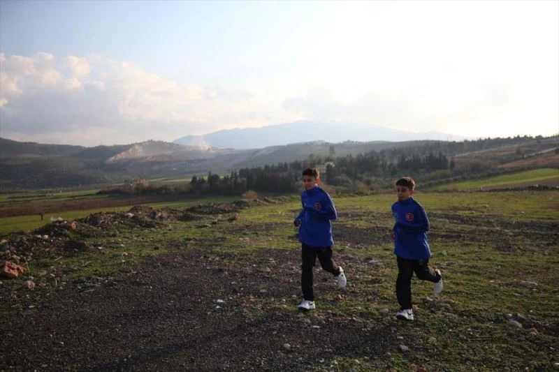 Güreşçi kuzenler, mesire alanında hazırlandıkları Dünya Şampiyonası