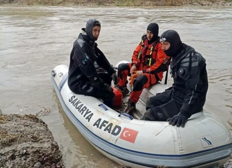 Sakarya Nehri’ne atlamıştı hala iz yok
