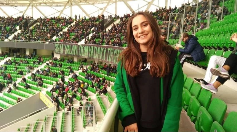 Yurt odasında ölü bulunan Melike’nin öğretmeninden yürek yakan paylaşım
