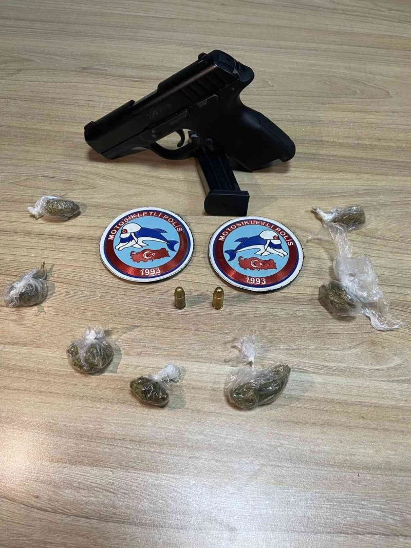 Yunus timlerinin durdurduğu araçta uyuşturucu ve tabanca yakalandı
