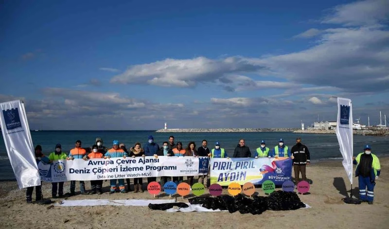 Kuşadası kıyılarında çevreci etkinlik
