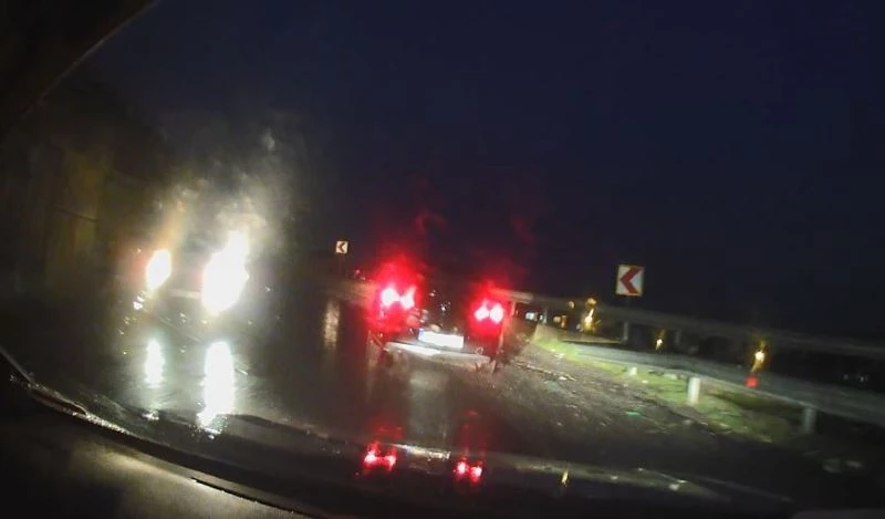 Keskin viraja ters yönden giren araç korku dolu anlar yaşattı
