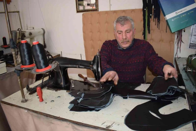 Yarım asırlık ayakkabı ustası mesleğini öğretecek çırak bulamıyor
