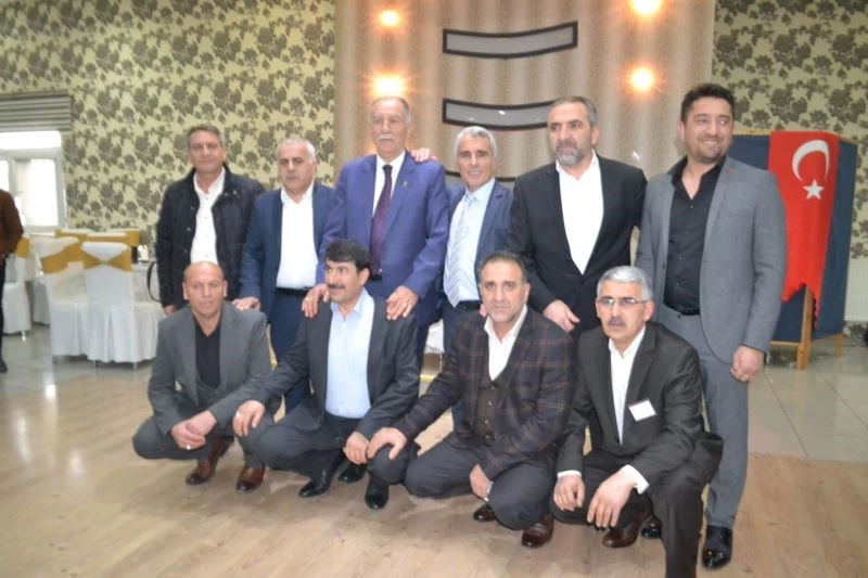 Yeni başkan Raif Akson
