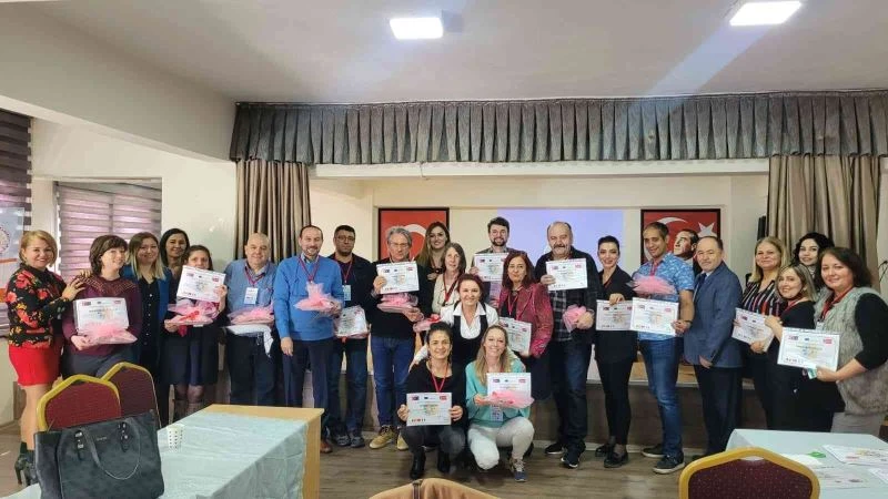 Vali Şenol Engin İlkokulu öğretmenleri, yabancı konuklarını ağırladı
