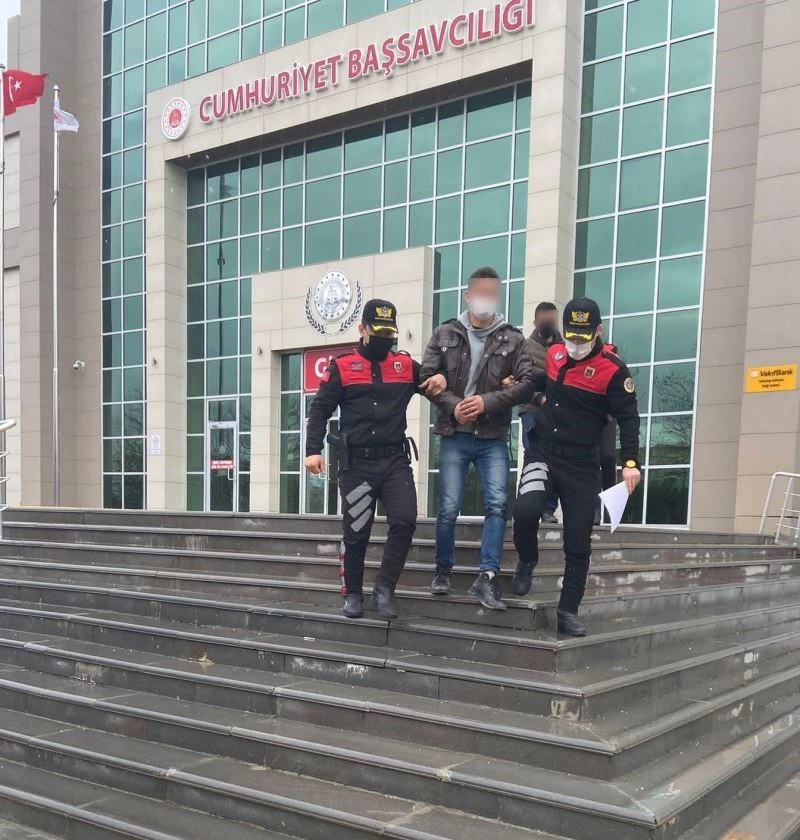 Yazlık evi talan ettiler: 2 kişi tutuklandı
