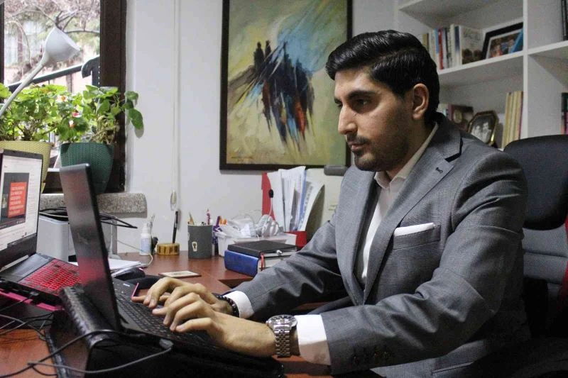 Ekonomi yorumcusu Muratlı: “Rusya’nın Swift’ten çıkarılması doların hegemonyasına darbe olacak”
