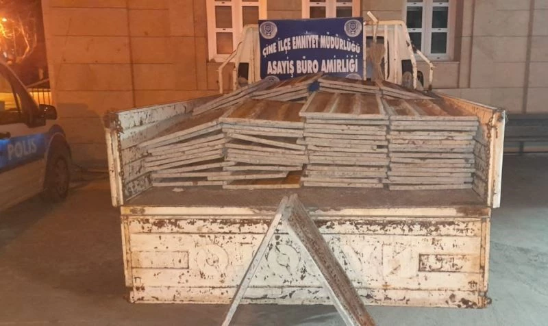 İnşaattan 50 bin liralık metal kalıp çaldılar
