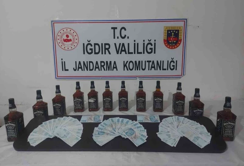 Iğdır’da sahte banknot ve kaçak içki ele geçirildi
