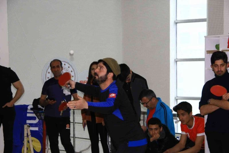 Hakkari’de ‘Veteranlar Masa Tenisi İl Birinciliği Turnuvası’ düzenlendi
