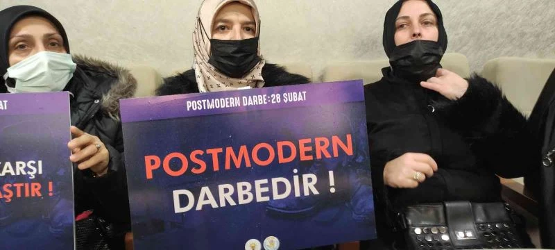 Bin yıl sürecek denilen 28 Şubat darbesi Bursa’da protesto edildi
