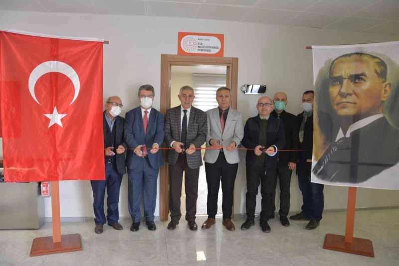 Salihli’de 328 öğrenci Mesleki Eğitim Merkezine kayıt yaptırdı
