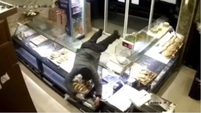 Akrobatik hırsız güvenlik kamerasında
