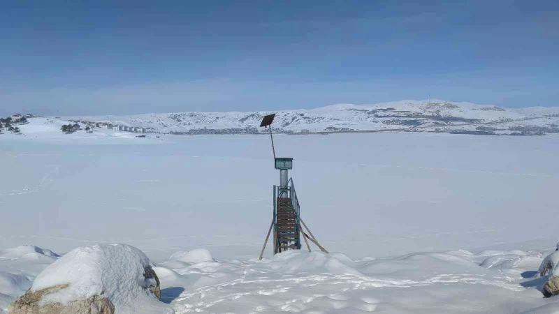 Van’da aşırı soğuklar göletleri dondurdu
