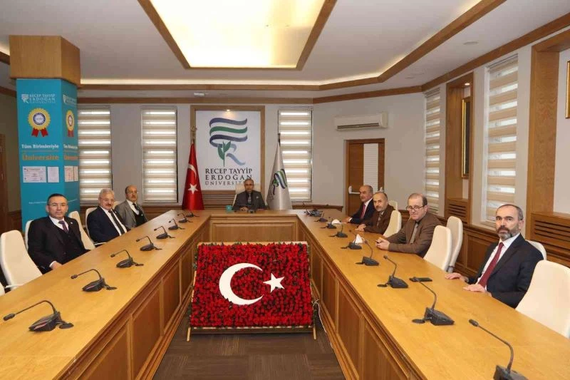 Doğu Karadeniz Bölgesinde yer alan üniversitelerin rektörleri bir araya geldi
