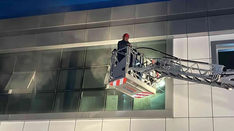 Fabrikadan çıkan dumanlar korkuttu
