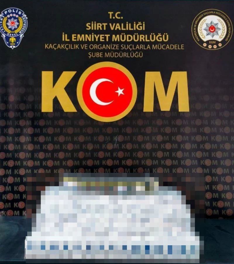 Siirt’te aracın gizli bölümlerine saklanmış 860 paket kaçak sigara ele geçirildi

