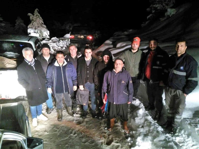 Antalya’da kar ve tipiye yakalanan 5 kişi, Büyükşehir ekipleri tarafından kurtarıldı
