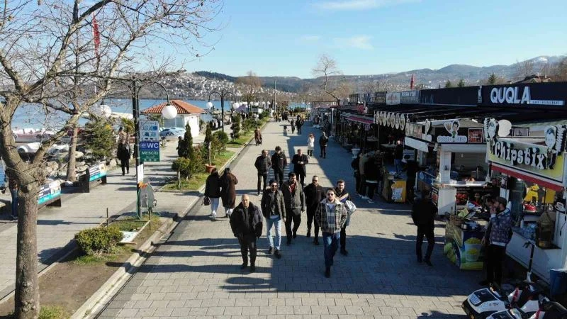 Güzel havayı fırsat bilip İstanbul’un arka bahçesine akın ettiler
